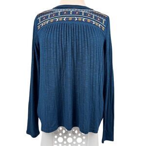 Artesia Women's Blue Ribbed Knit Embroidered Long Sleeve Blouse Size S